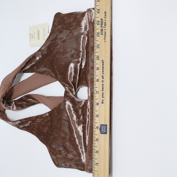 NWT Fabletics Oasis Crushed Velour Twist Sports Bra - Picture 12 of 13